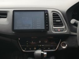 Km21rb Honda HR-V 1.5L E CVT 2018 facelift putih pemakaian 2019 pajak panjang siap pakai 16