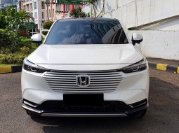 Km1rb Honda HR-V 1.5 Spesical Edition 2023 putih pajak panjang tangan pertama dari baru
