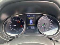 Nissan X-Trail 2.5 10