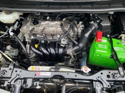 Toyota Voxy 2.0 A/T 2018 Hitam 6