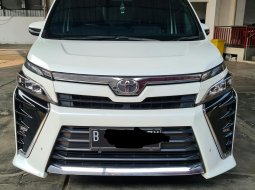 Toyota Voxy 2.0 AT ( Matic ) 2018 Putih km 79rban Siap Pakai Terima BBN An Pembeli