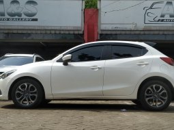Mazda 2 R 2018 Putih Matic KM 38rb pajak panjang 3
