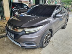 Honda HR-V 1.5L E CVT Special Edition 2019 Abu-abu 2