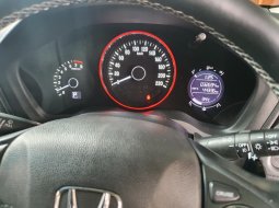 Honda HR-V 1.5L E CVT Special Edition 2019 Abu-abu 5