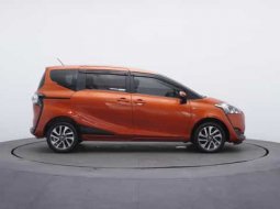 Toyota Sienta V CVT 2016 Orange DP 15 JUTA/ANGSURAN 3 JUTAAN 2