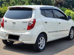 Daihatsu Ayla 1.0L X MT 2013 putih dp15jt cash kredit proses bisa dibantu ktp daerah bisa 5