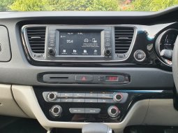 Kia Grand Sedona 2.2 CRDI Diesel Sunroof 2018 putih km60rb cash kredit proses bisa dibantu 15
