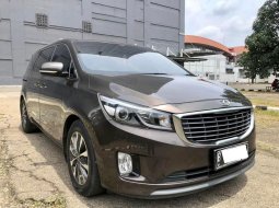 Kia Grand Sedona Ultimate 3