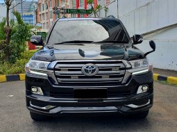 Toyota Land Cruiser V8 4.7 2008 bensin hitam siap pakai