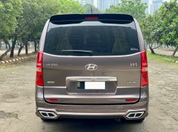 Hyundai H-1 Royale 4