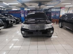 Toyota Land Cruiser 200 Full Spec A/T Diesel