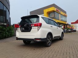 Promo TOYOTA INNOVA VENTURER 2.0 AT MATIC BENSIN 2021 PUTIH 6