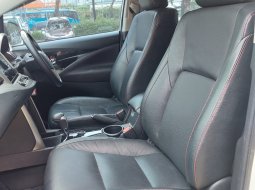 Promo TOYOTA INNOVA VENTURER 2.0 AT MATIC BENSIN 2021 PUTIH 13