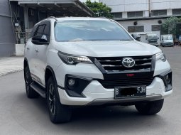 SUV TERBAIK!! BEST CAR!! FORTUNER VRZ TRD AT 2019 PALING MURAH!! 3