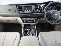 Kia Grand Sedona 2.2 CRDI Diesel Sunroof AT Facelift 2018 Pakai 2019 Putih 10
