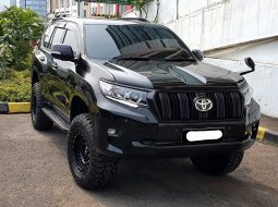 Toyota Prado 2010 Hitam upgrade model 2020 bensin matic cash kredit proses bisa dibantu