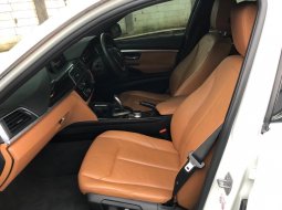 BMW 3 Series 320i 2018 Putih 9