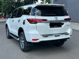 BANYAK STOCK FORTUNER DI KING GALLERY!!
FORTUNER VRZ AT 2017 PUTIH DAPAT JAMINAN DARI SHOWROOM!! 6