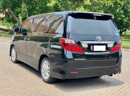 Toyota Alphard X 6