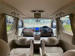 Toyota Alphard X 7