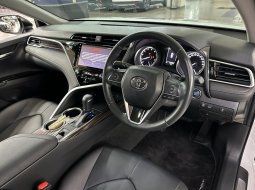 Toyota Camry 2.5 V 2021 Putih 13