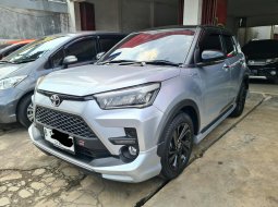 Toyota Raize GR Turbo 1.0 AT ( Matic ) 2022 Silver Hitam Two Tone Km Low 2rban Good Condition 3
