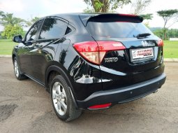 Honda HR-V 1.5 E SUV AT 2017 HITAM Dp 4,9 Jt No Pol Ganjil 4