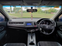 Honda HR-V 1.5 E SUV AT 2017 HITAM Dp 4,9 Jt No Pol Ganjil 8