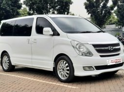 Hyundai H-1 2.5 Royale MPV Diesel AT 2013 PUTIH Dp 3,9 Jt No Pol Genap 15