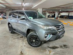 Toyota Fortuner 2.4 G AT 2016 1