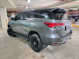 Toyota Fortuner 2.4 G AT 2016 5