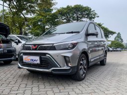 Like new WULING CONFERO S 1.5 L LUX+ MT MANUAL 2022 SILVER CAPTAIN SEAT
