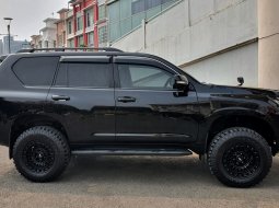Toyota Land Cruiser Prado 2.7 Automatic 2010 Hitam 3