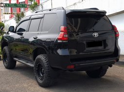 Toyota Land Cruiser Prado 2.7 Automatic 2010 Hitam 5