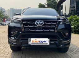 Toyota New Fortuner SRZ 2.7 GR Sport A/T 2022 Hitam