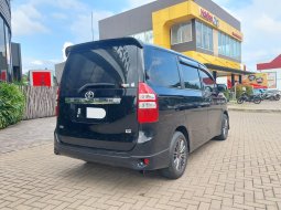 Toyota NAV1 V 2013 Hitam 4