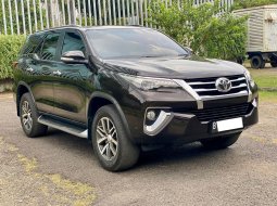 Toyota Fortuner 2.4 VRZ AT 3