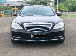 Mercedes-Benz S-Class 300  2011 Hitam