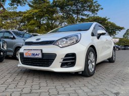 Kia Rio HatchBack Option 1.4 Automatic 2016 Putih, Low Km 54Rb 2