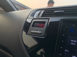 Siap pakai KIA RIO 1.4 HB OPTION AT MATIC 2016 PUTIH 9