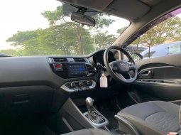 Siap pakai KIA RIO 1.4 HB OPTION AT MATIC 2016 PUTIH 14