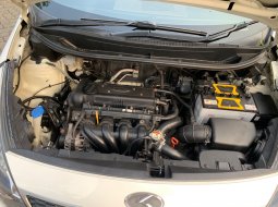 Siap pakai KIA RIO 1.4 HB OPTION AT MATIC 2016 PUTIH 11