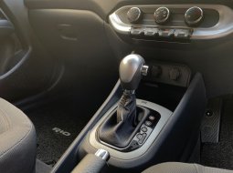 Siap pakai KIA RIO 1.4 HB OPTION AT MATIC 2016 PUTIH 19
