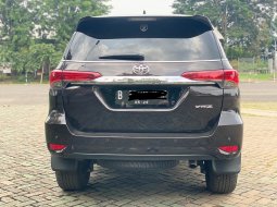 Toyota Fortuner 2.4 VRZ AT 2016 Coklat 6