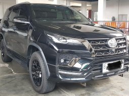 Toyota Fortuner 2.8 GR A/T ( Matic Diesel ) 2022/ 2023 Hitam Km 9rban Mulus 2