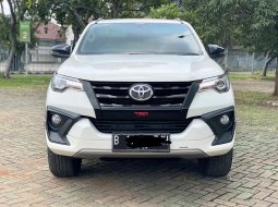 Toyota Fortuner 2.4 VRZ TRD AT 2019 Putih