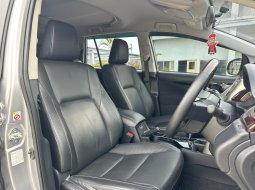 Toyota Venturer 2.4 A/T DSL 2018 Silver 6