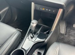 Toyota Venturer 2.4 A/T DSL 2018 Silver 12