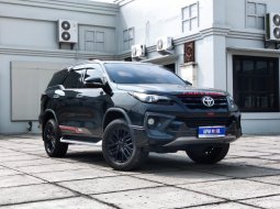 Toyota Fortuner 2.4 TRD AT 2018, Hitam, KM 48rb, PJK 10-23, Pribadi