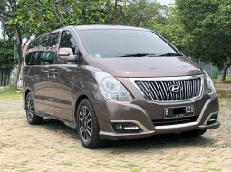 Hyundai H-1 Royale Diesel at 2018 Coklat 2